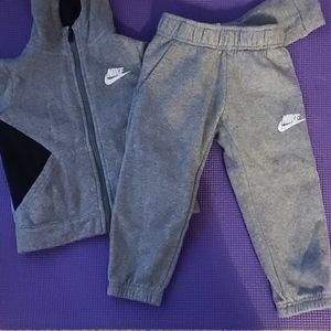 Nike toddler boys 2 piece set. Size 3t